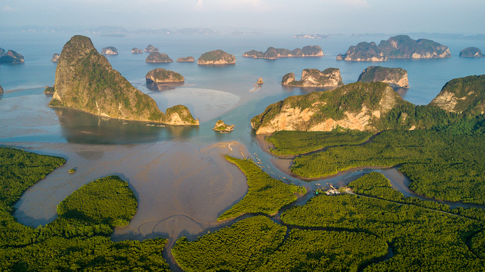 Vue aérienne de la baie de Phang Nga