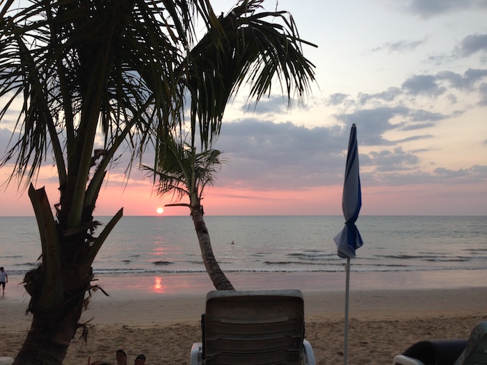 Plage de Khao Lak au coucher du soleil