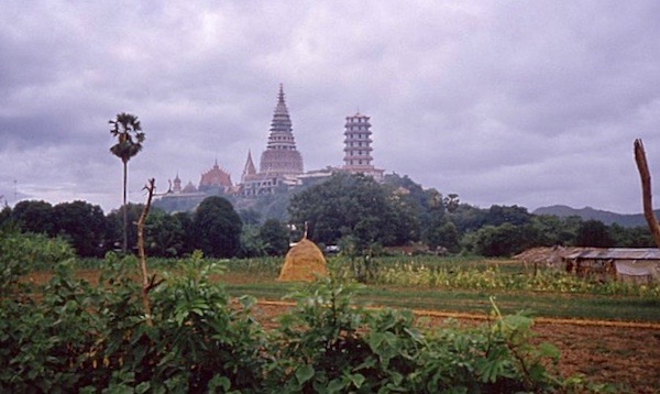 Wat Tham Seu / Wat Tham Khao Noi